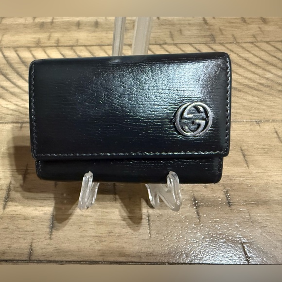 Gucci Black Leather Key Holder - Picture 1 of 8